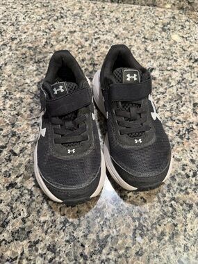 Under Armour Kids' Black Athletic Sneakers Size 11K